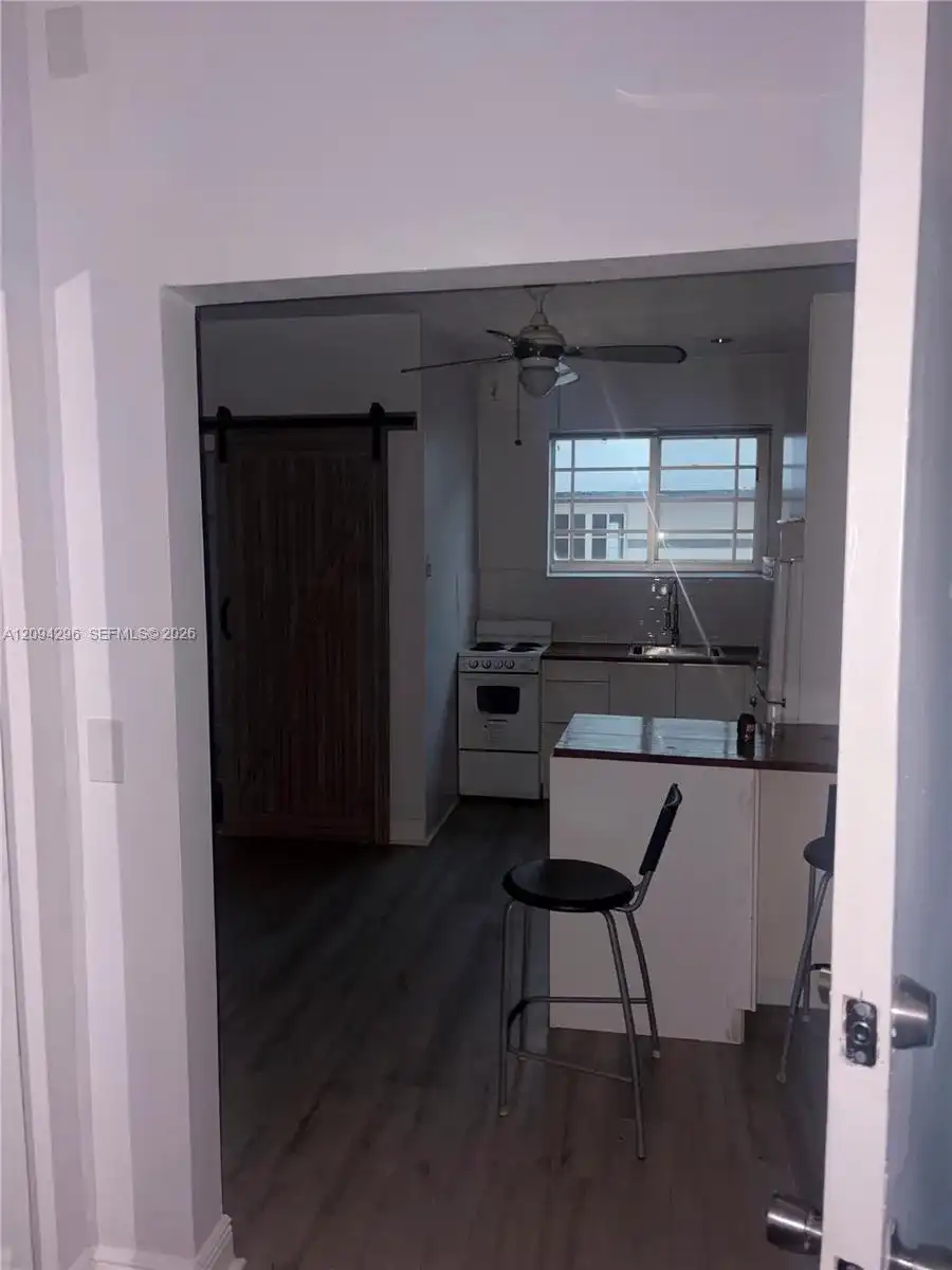 637 12th St # 6, Miami Beach FL 33139