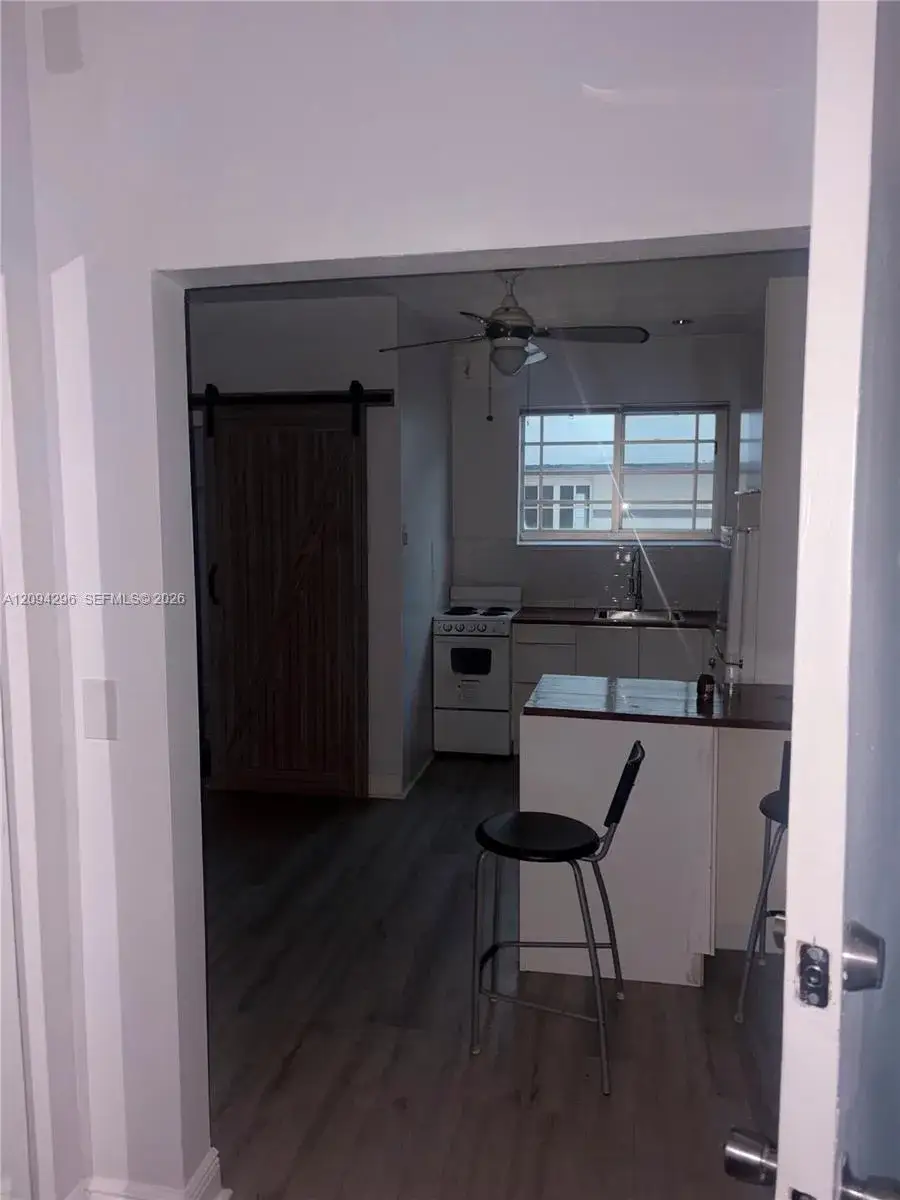 637 12th St # 6, Miami Beach FL 33139
