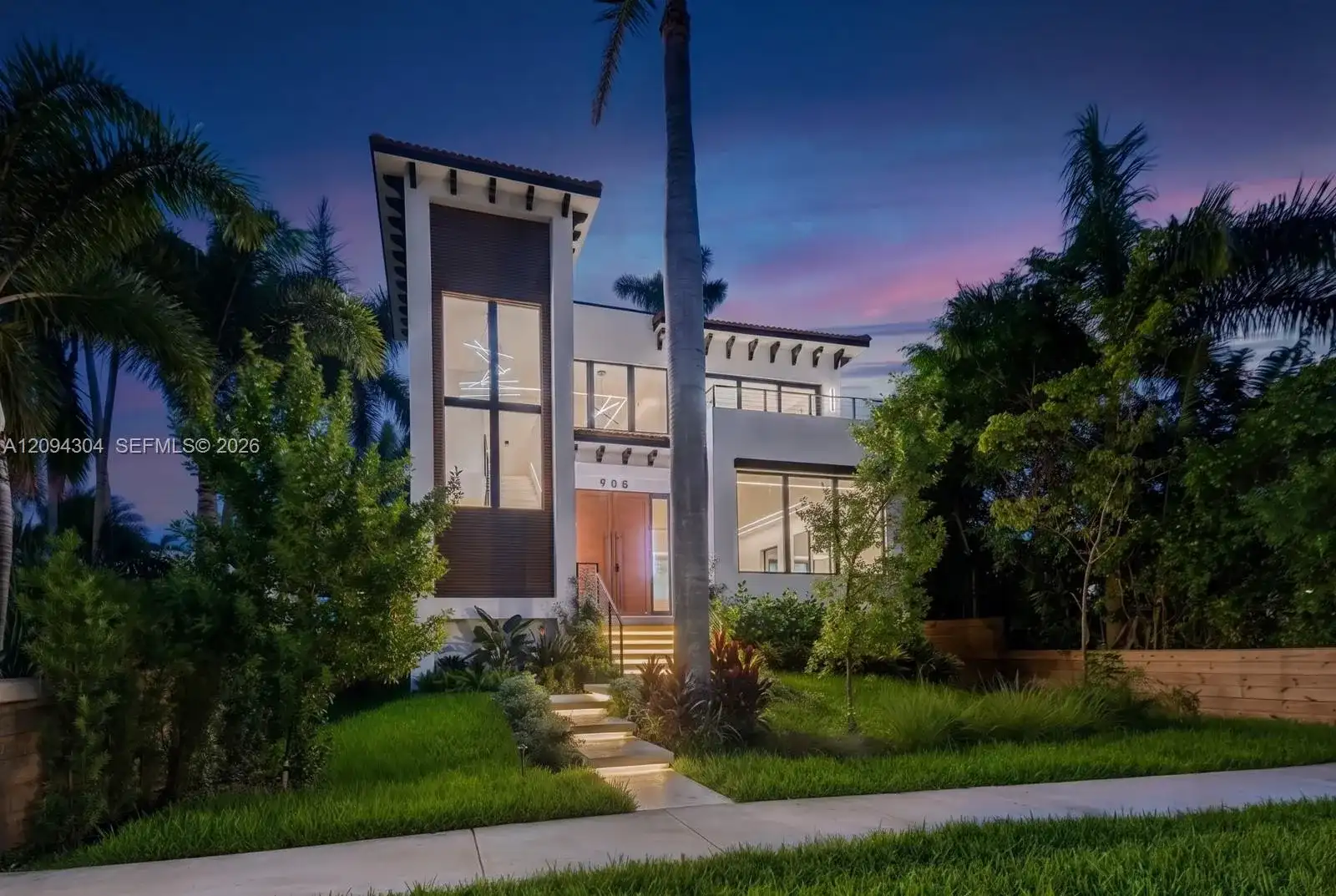908 Tyler St, Hollywood FL 33019