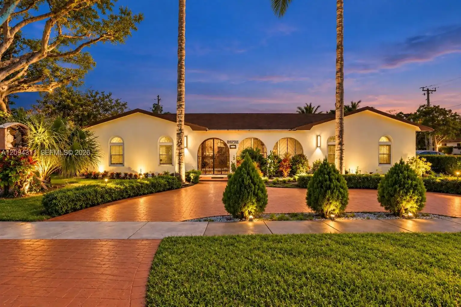 19901 Highland Lakes Blvd, Miami FL 33179