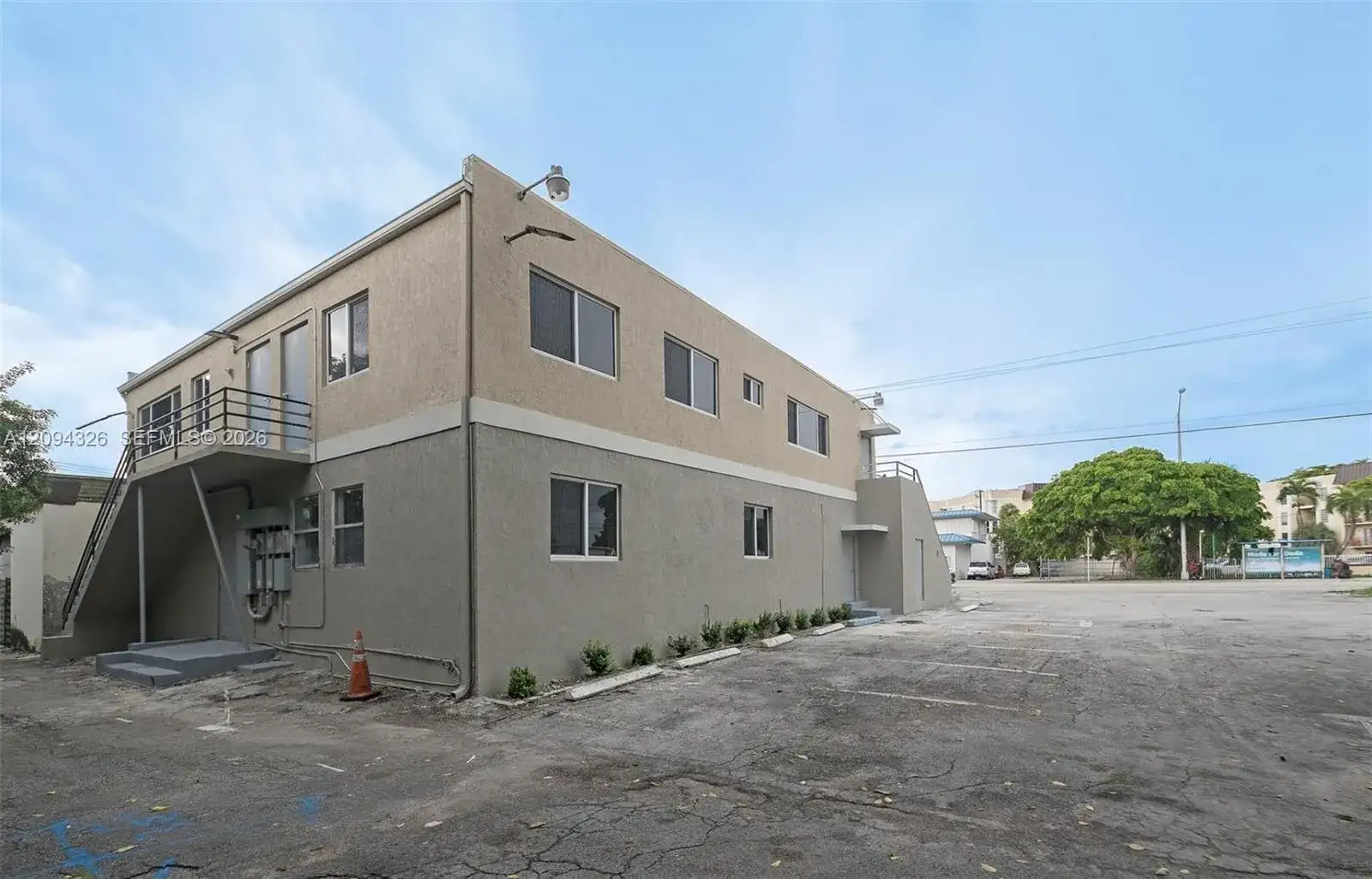 11911 W Dixie Hwy, Miami FL 33161 photo 3
