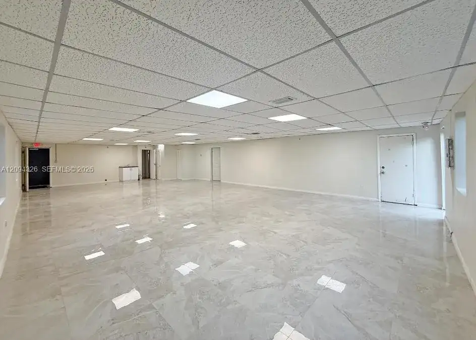 11911 W Dixie Hwy, Miami FL 33161 photo 4