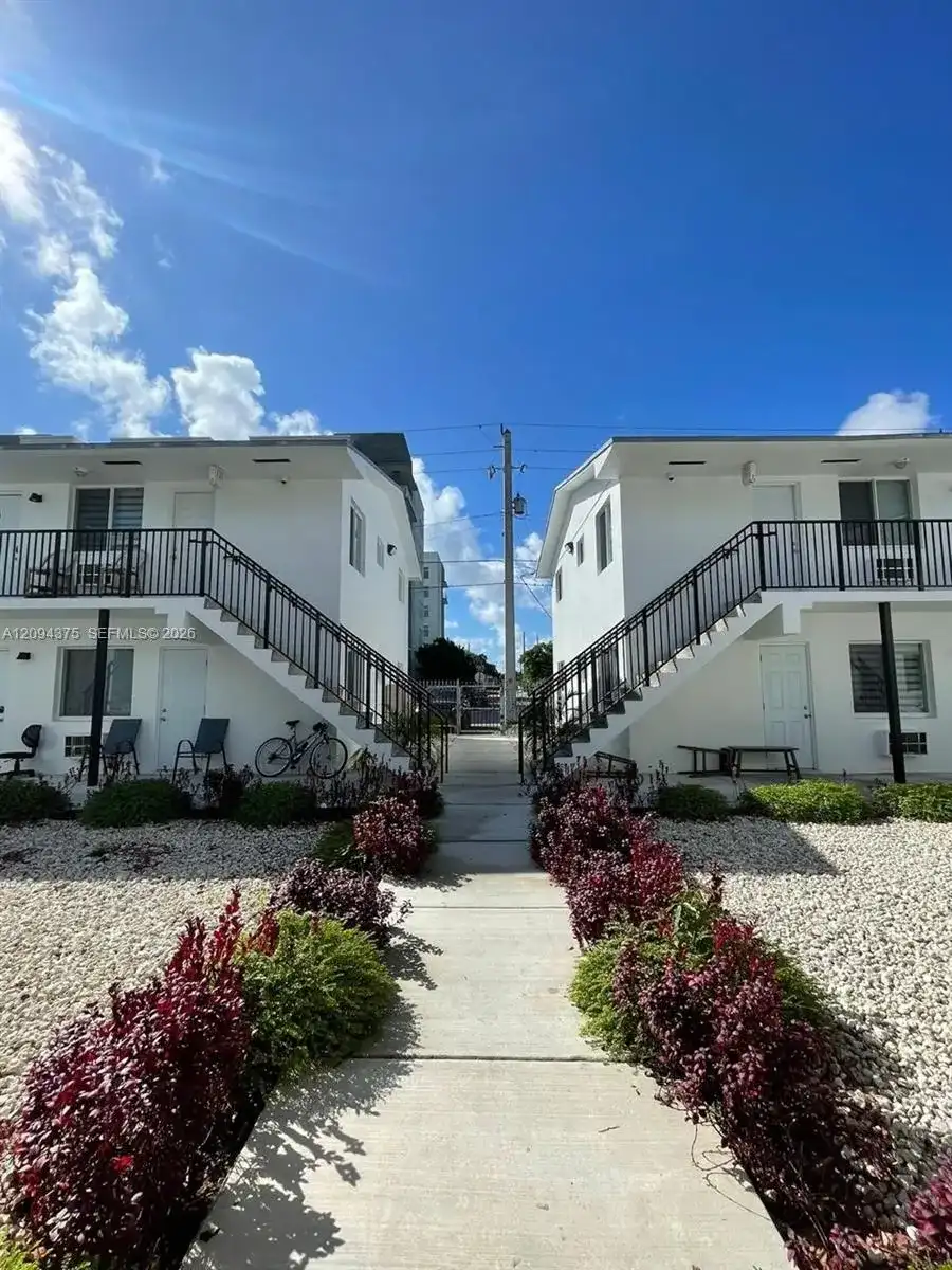749 NW 60th St # 3, Miami FL 33127
