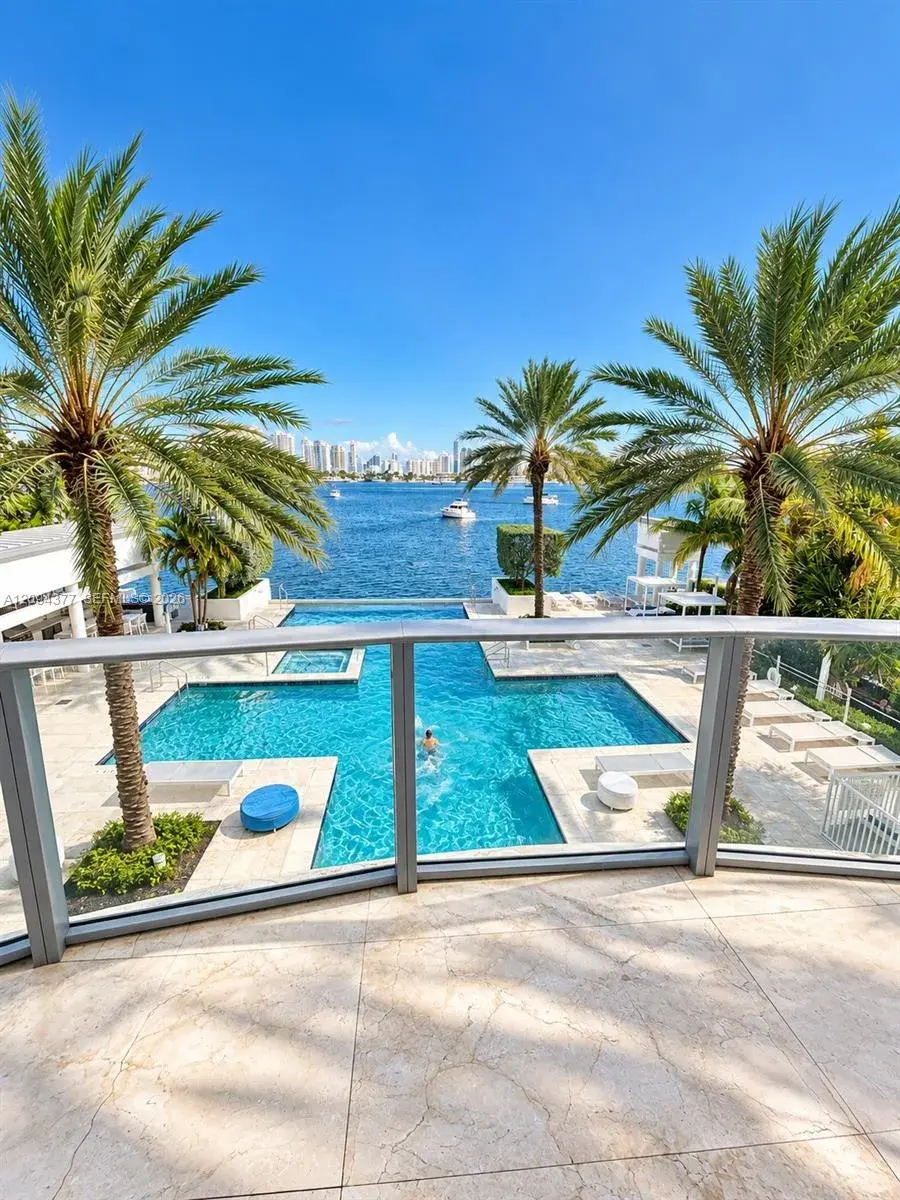 17301 Biscayne Blvd # 211, North Miami Beach FL 33160