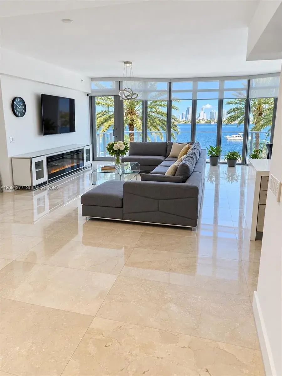 17301 Biscayne Blvd # 211, North Miami Beach FL 33160