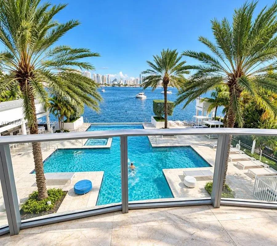 17301 Biscayne Blvd # 211, North Miami Beach FL 33160