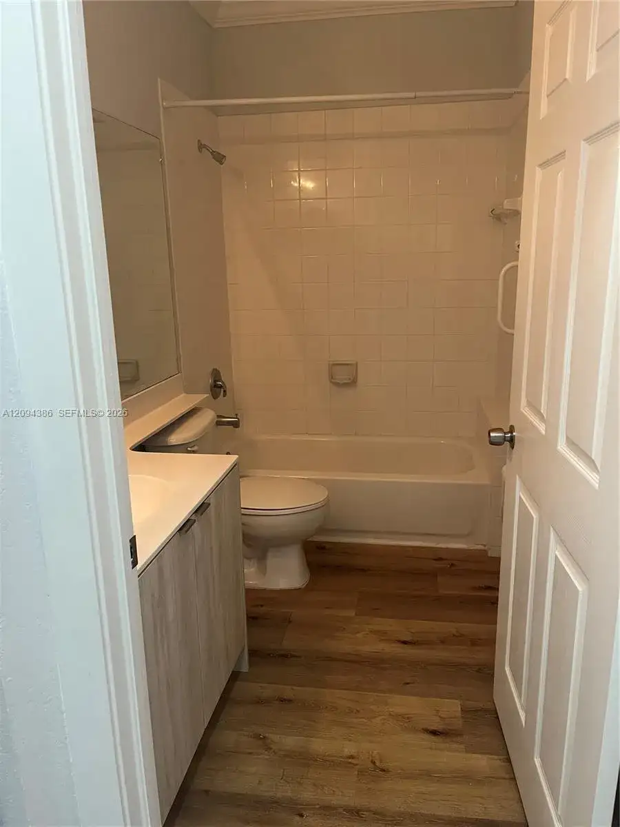 11202 NW 73rd Ter, Doral FL 33178 photo 3