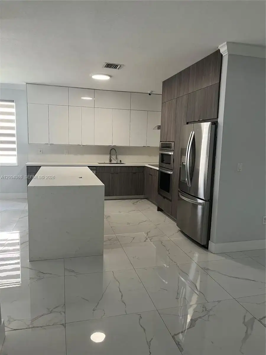 11202 NW 73rd Ter, Doral FL 33178 photo 5