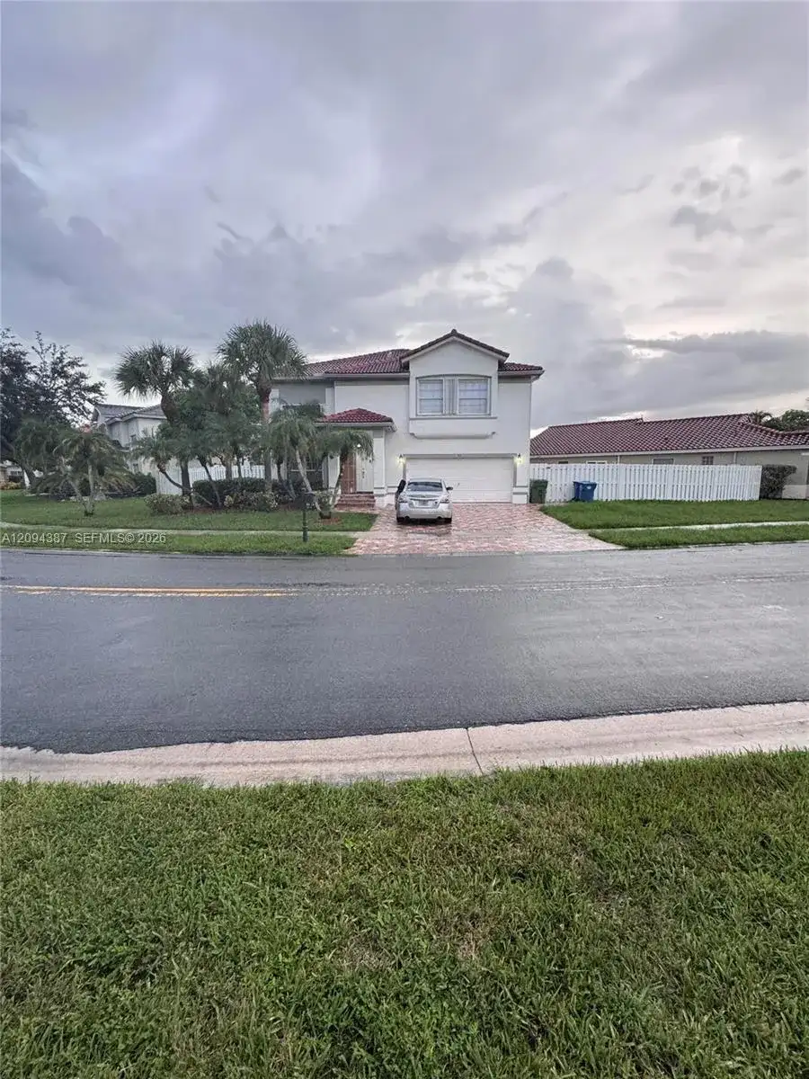 83 Gables Blvd, Weston FL 33326 photo 2