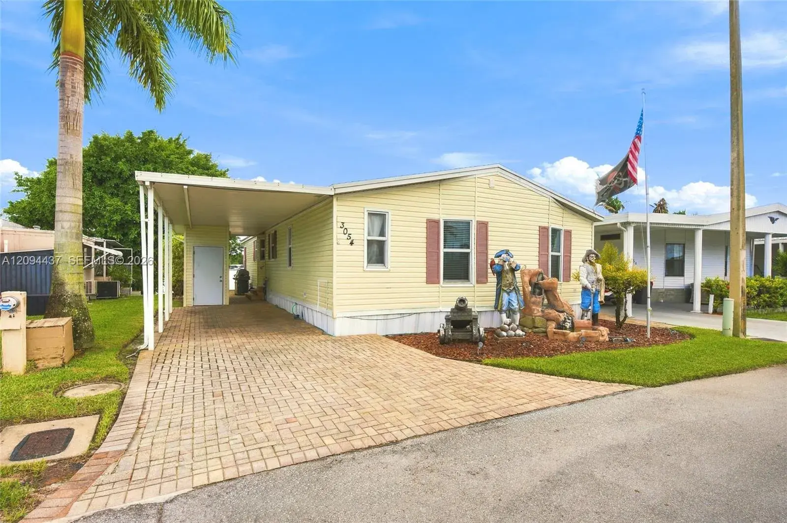 3054 Lakeshore Dr, Dania Beach FL 33312