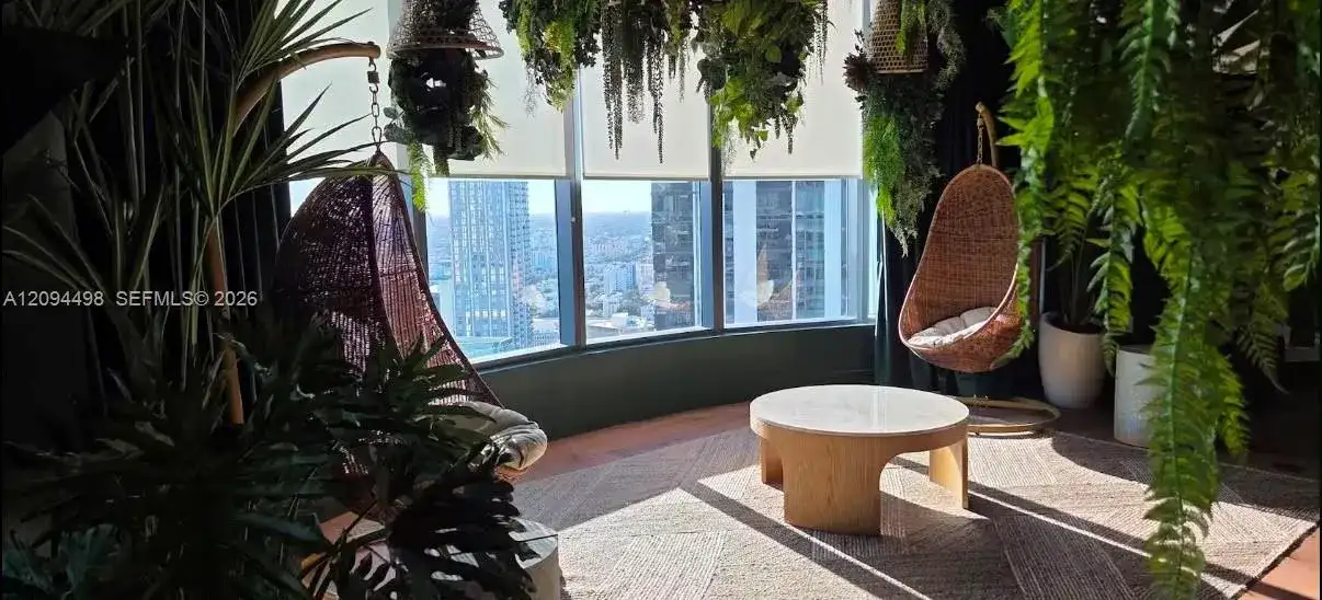 121 NE 5th St # 306, Miami FL 33132 photo 3