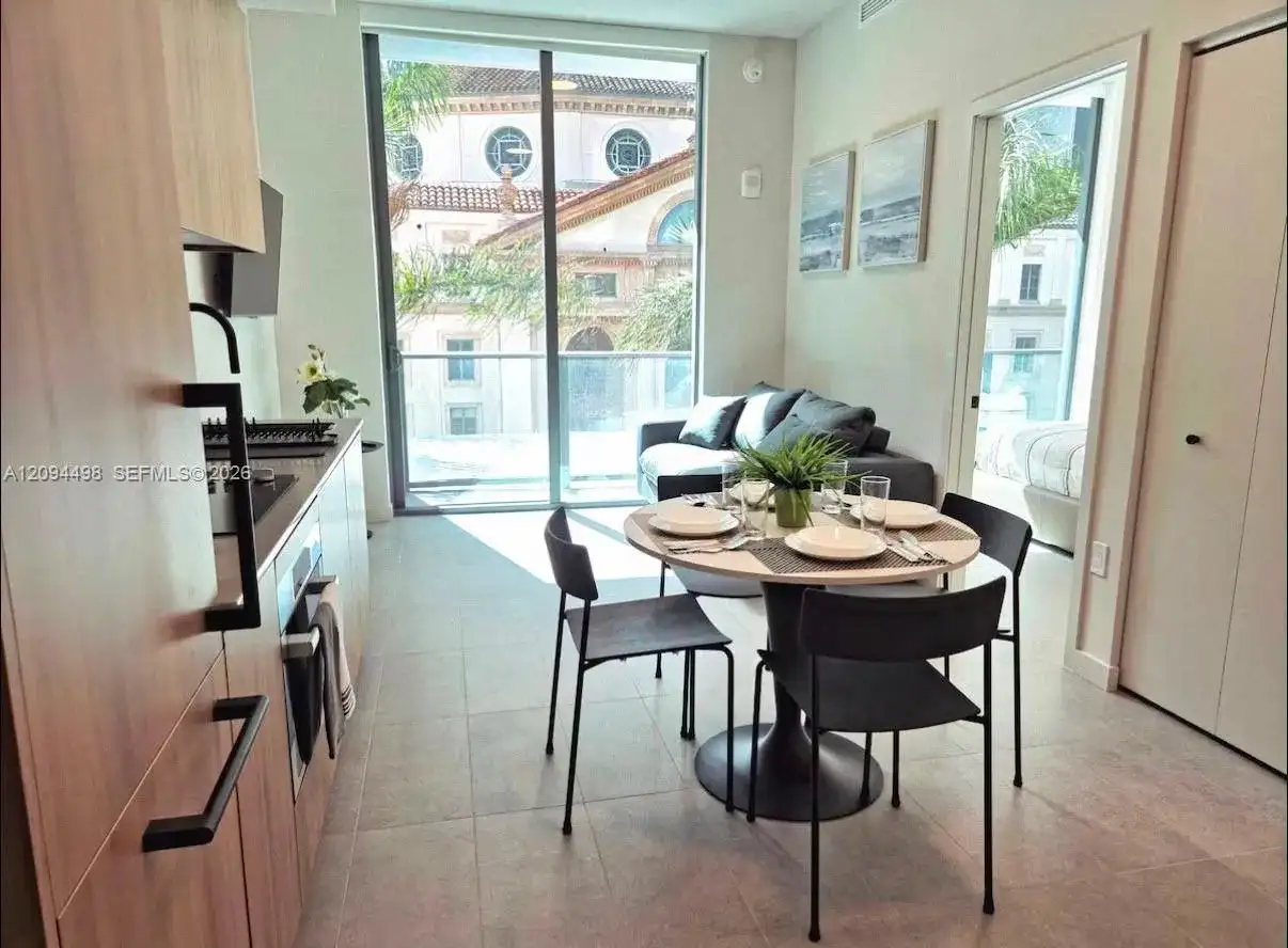 121 NE 5th St # 306, Miami FL 33132 photo 4
