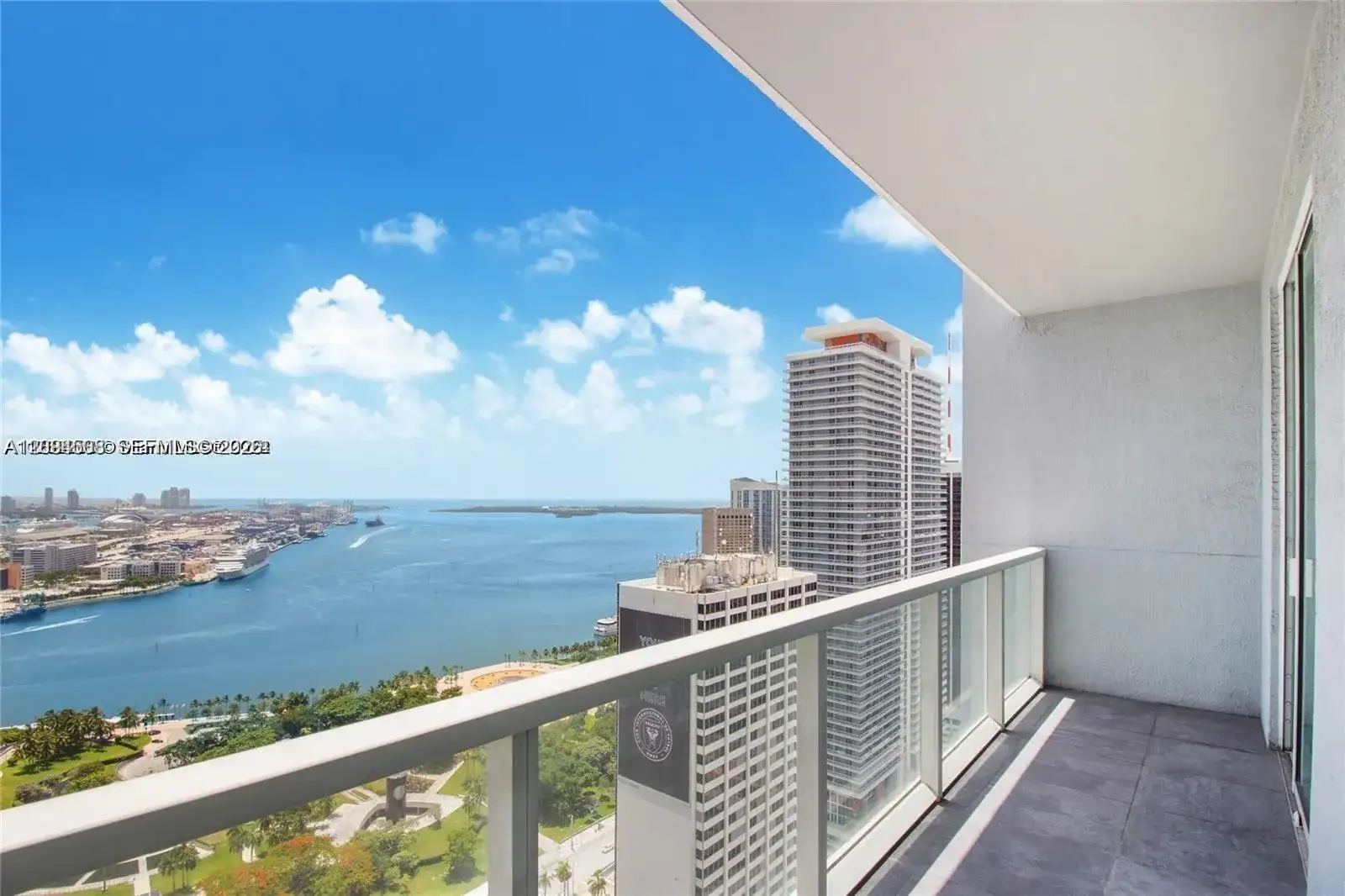 253 NE 2nd St # 3307, Miami FL 33132 photo 2