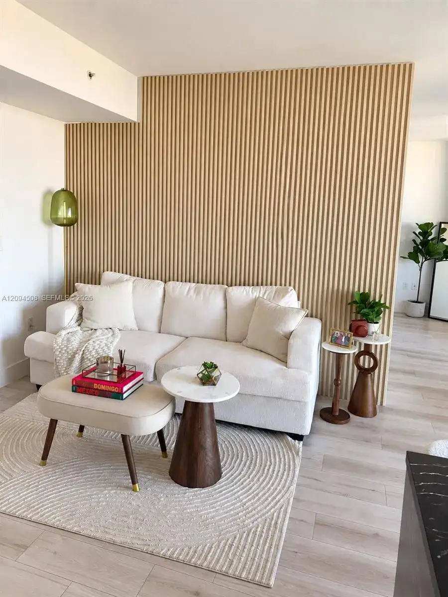 253 NE 2nd St # 3307, Miami FL 33132 photo 5