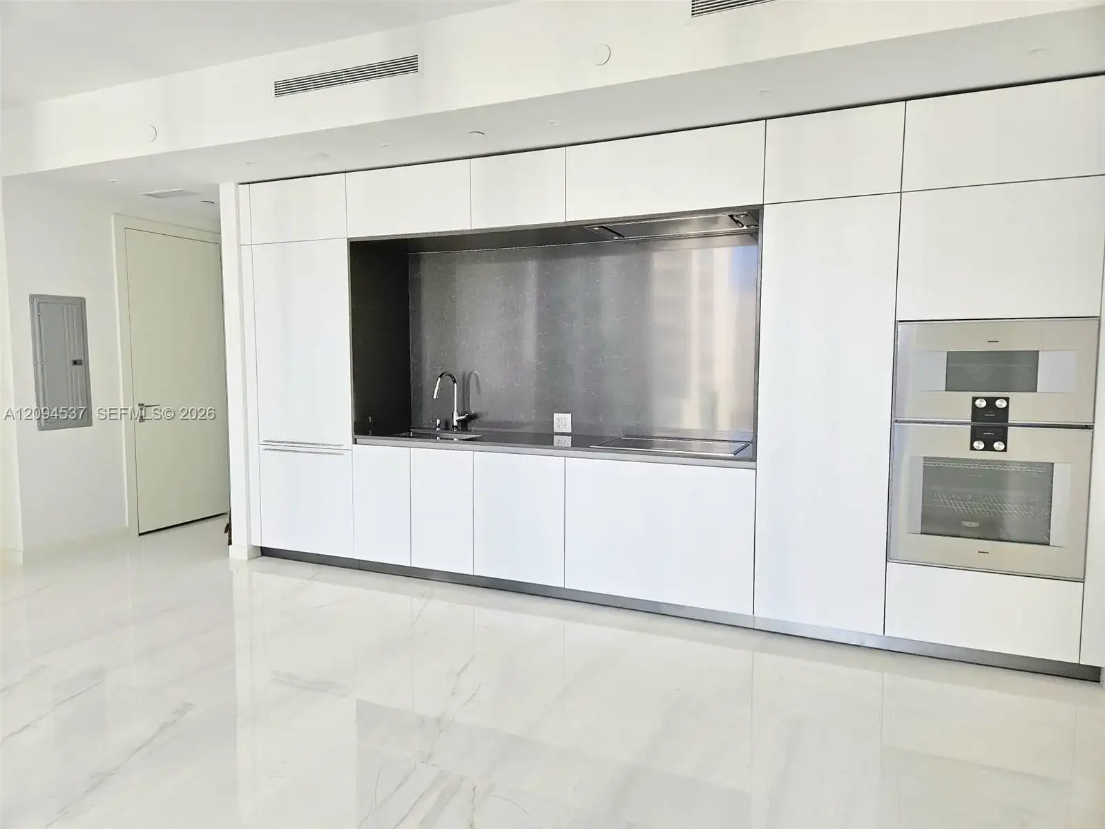 300 Biscayne Boulevard Way # 2208W, Miami FL 33131 photo 3