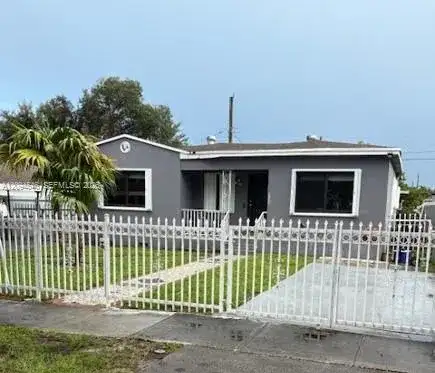 2962 NW 50th St, Miami FL 33142 photo 2