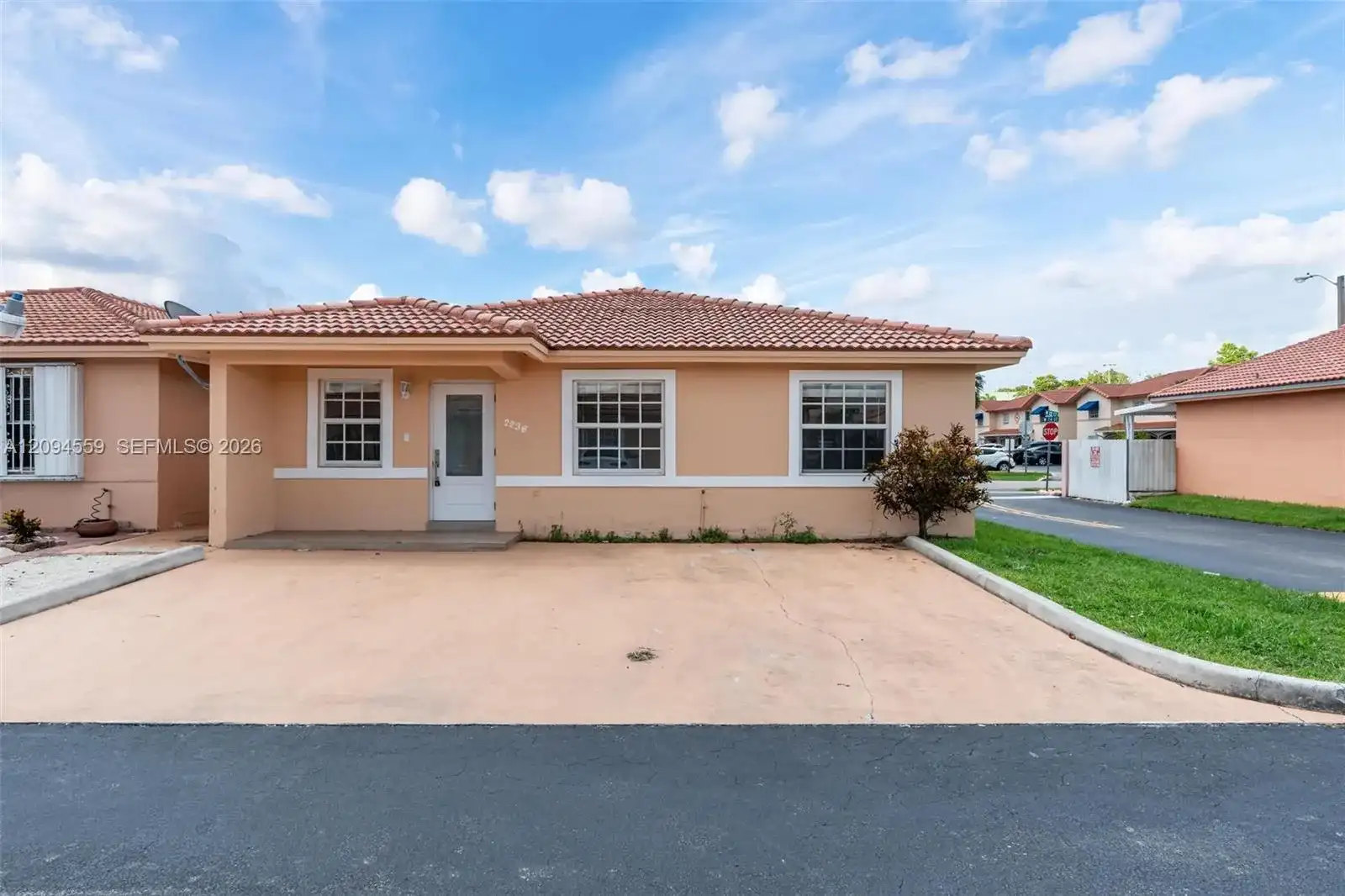 2236 W 74th Pl # 9C, Hialeah FL 33016