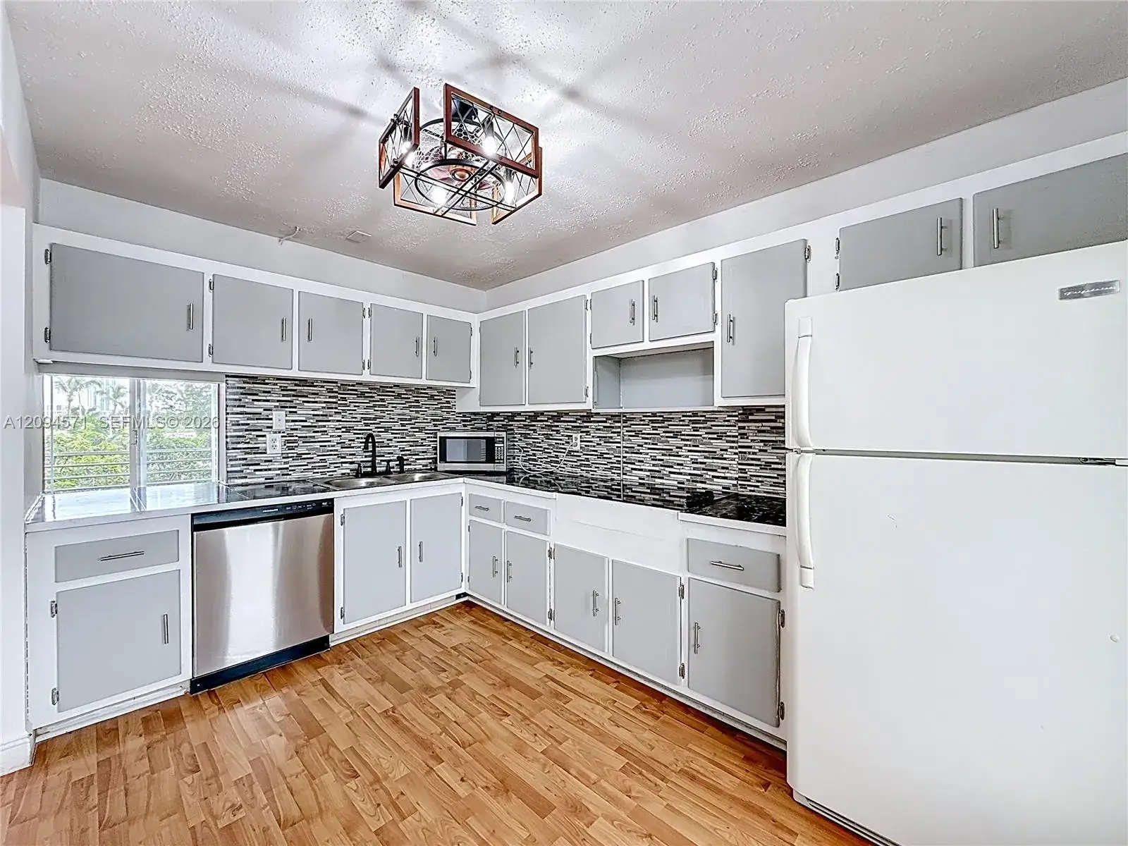 1000 NE 14th Ave # 411, Hallandale Beach FL 33009