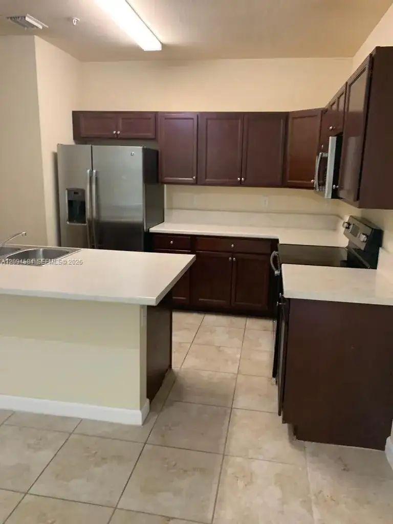 142 SE 28th Ter # 10, Homestead FL 33033 photo 2