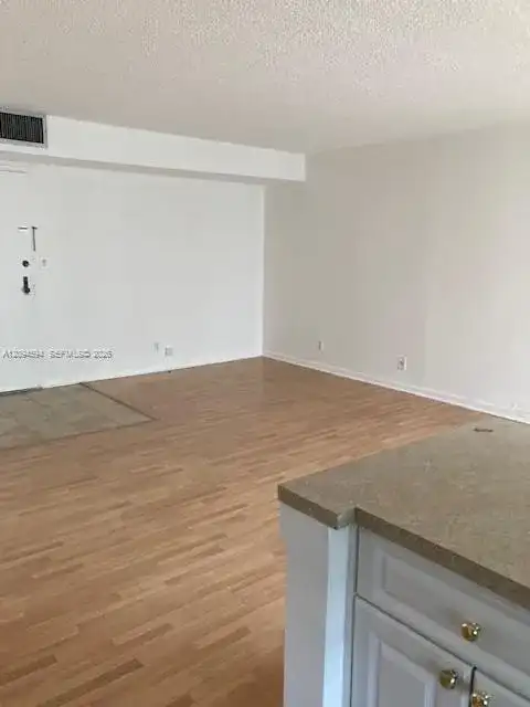 17021 N Bay Rd # 624, Sunny Isles Beach FL 33160