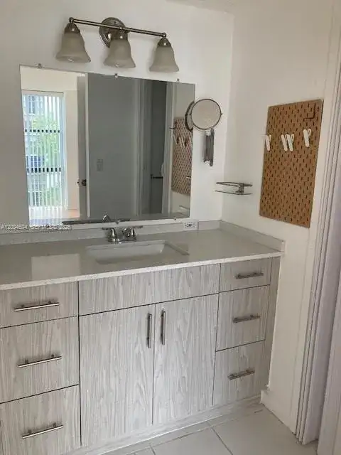 17021 N Bay Rd # 624, Sunny Isles Beach FL 33160 photo 4