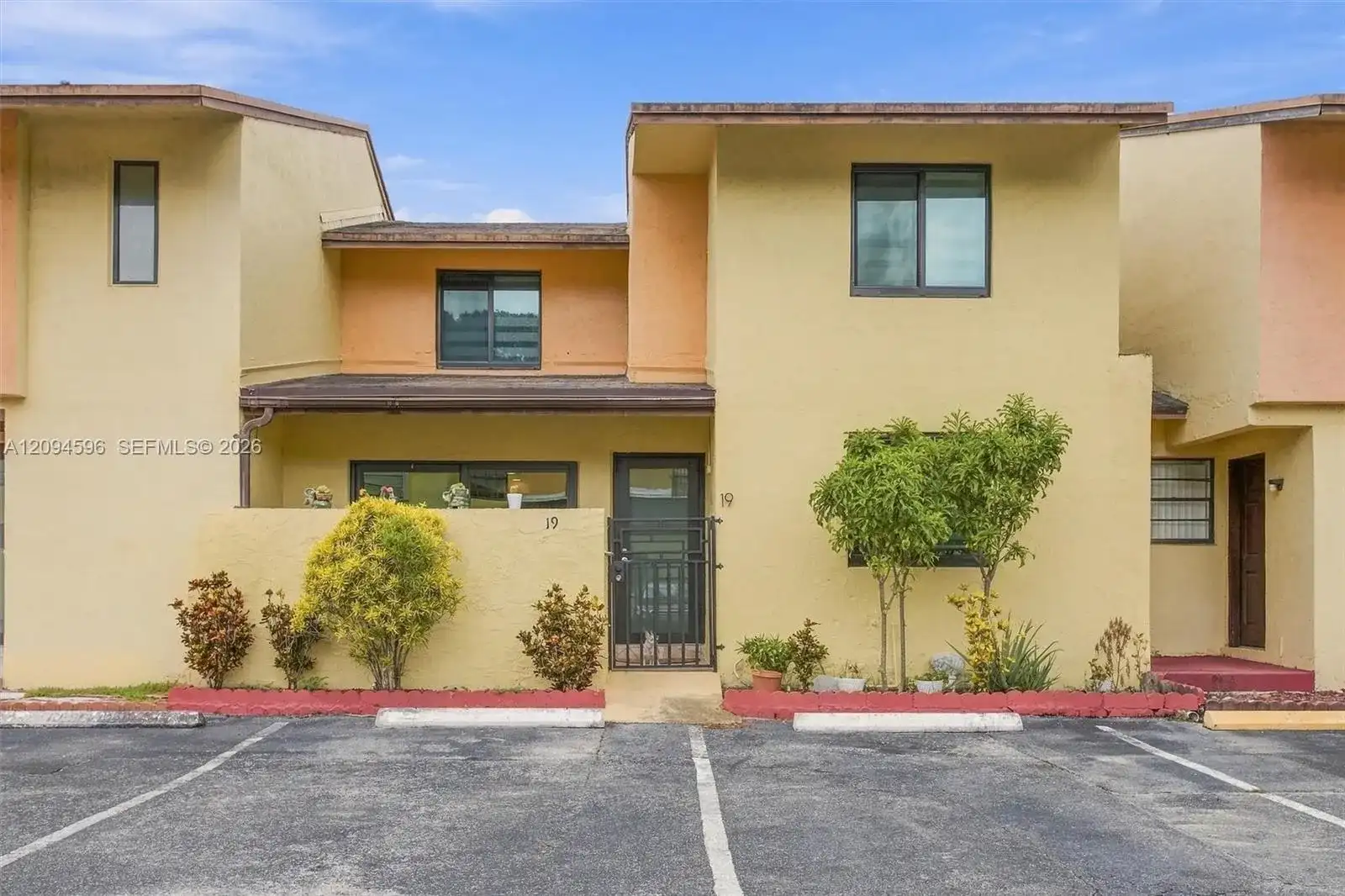 9670 Fontainebleau Blvd # 19, Miami FL 33172