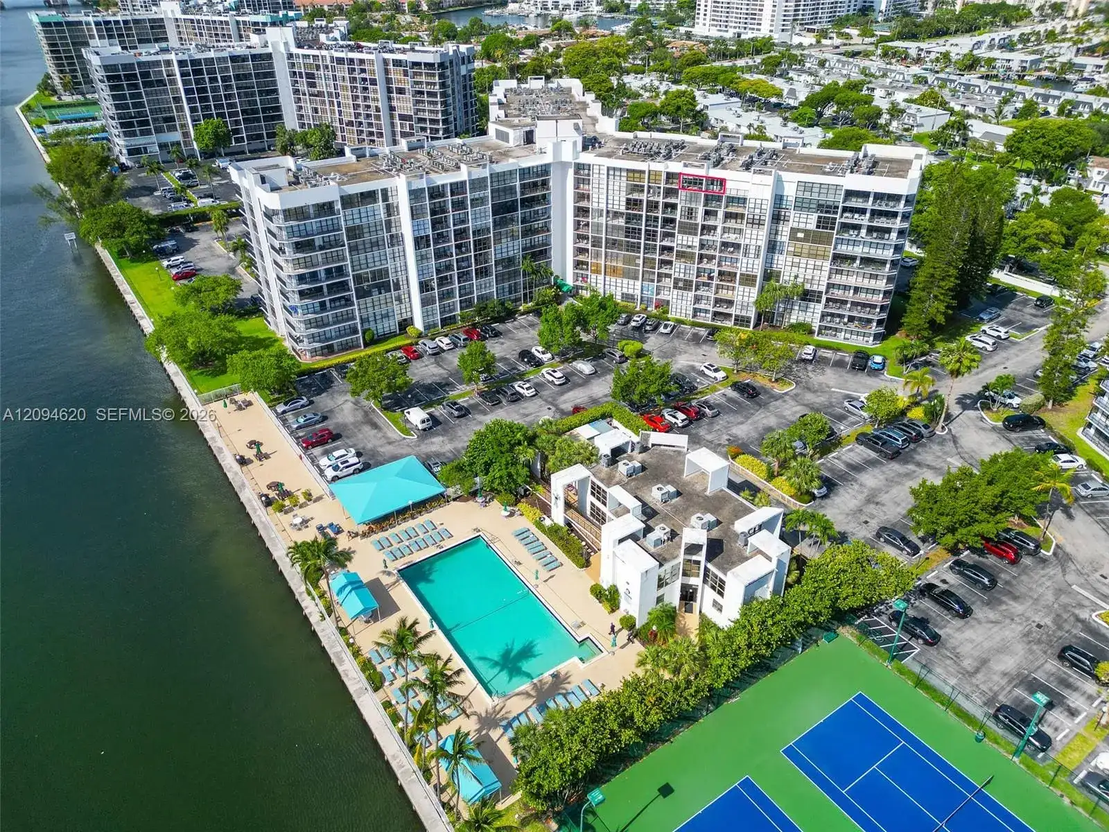 800 Parkview Dr # 1006, Hallandale Beach FL 33009 photo 2