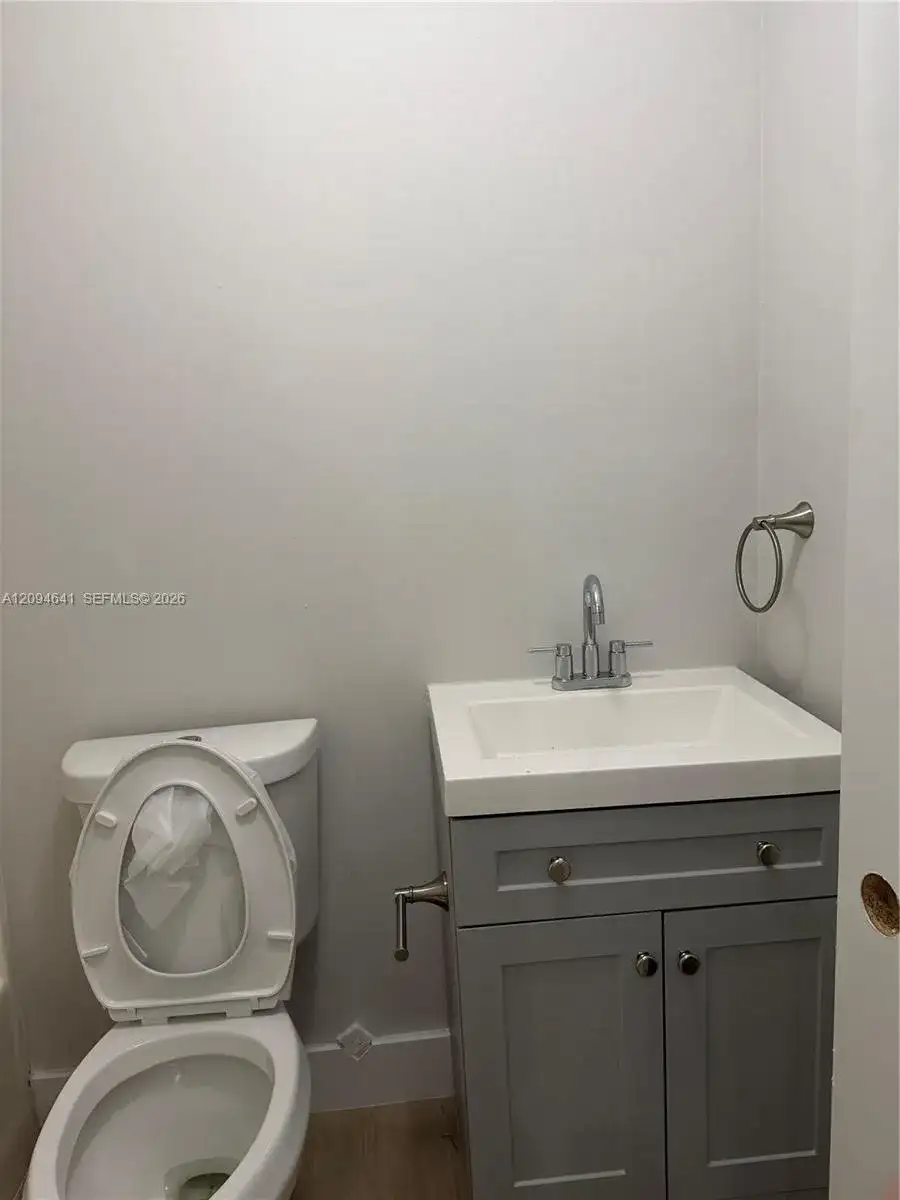 576 NE 63rd St # 3, Miami FL 33138 photo 5