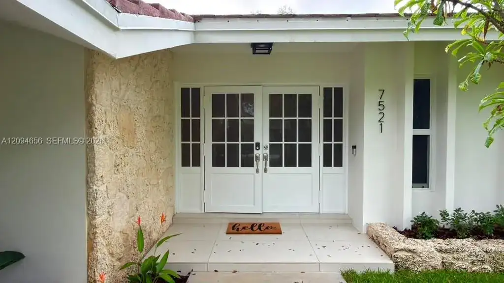 7521 SW 175th St, Palmetto Bay FL 33157 photo 4