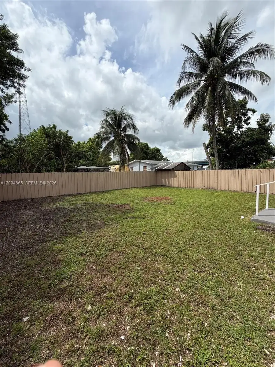 520 W 22nd St, Hialeah FL 33010 photo 3
