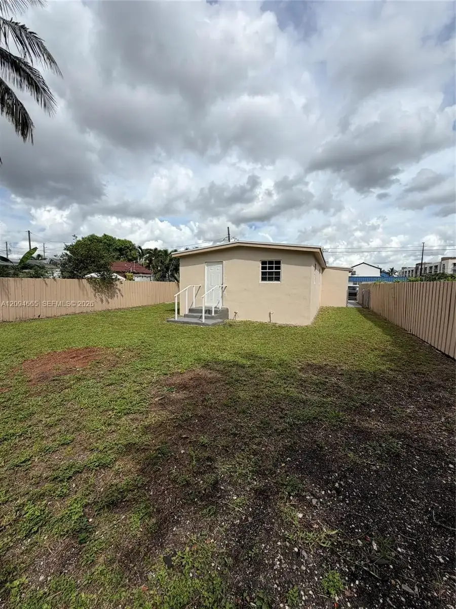 520 W 22nd St, Hialeah FL 33010 photo 4