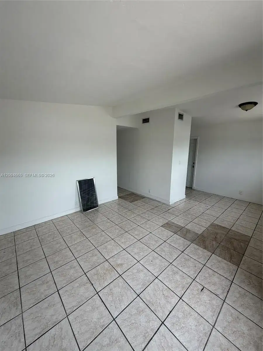 520 W 22nd St, Hialeah FL 33010 photo 5