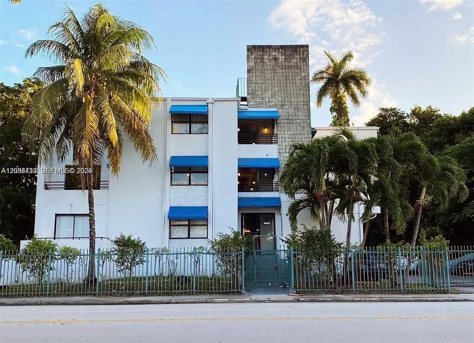 950 NW 11th St # 1C, Miami FL 33136