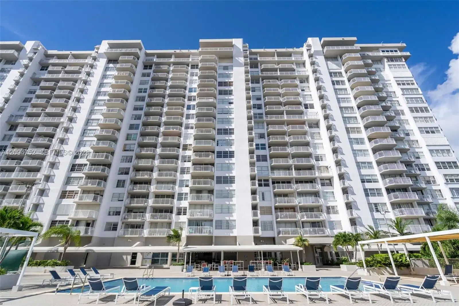 18071 Biscayne Blvd # 303, Aventura FL 33160 photo 2
