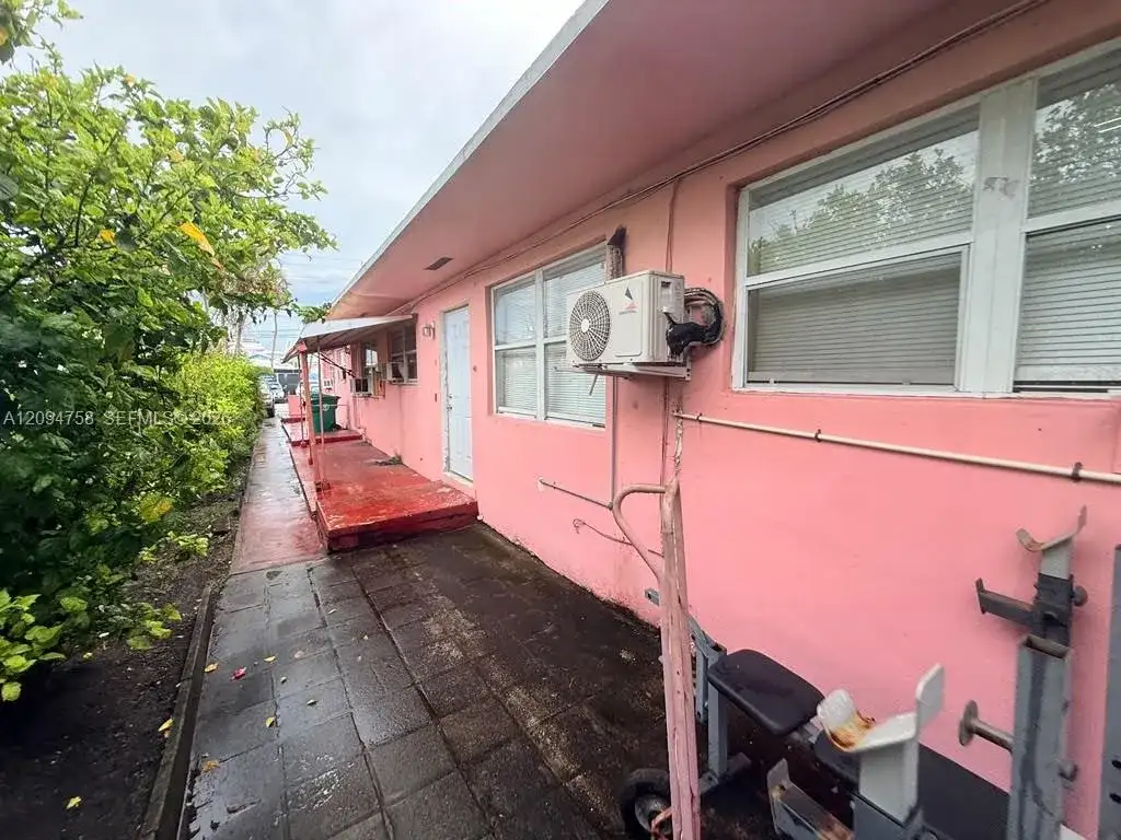 3070 NW 20th St # 2, Miami FL 33142 photo 2