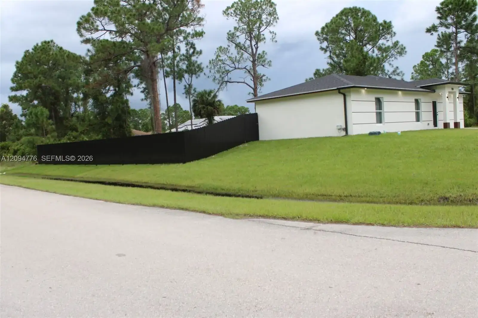 728 Glacier Ave, Other City - In The State Of Florida FL 33974 photo 3