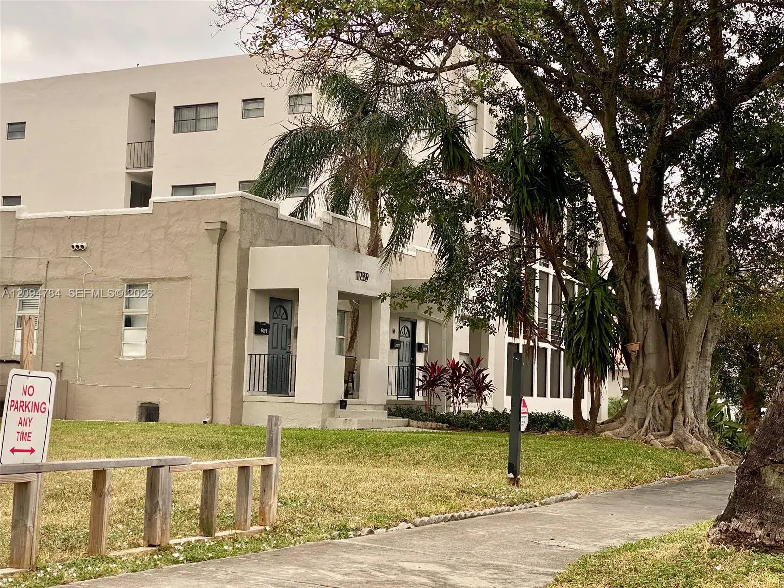 1737 Dewey St, Hollywood FL 33020