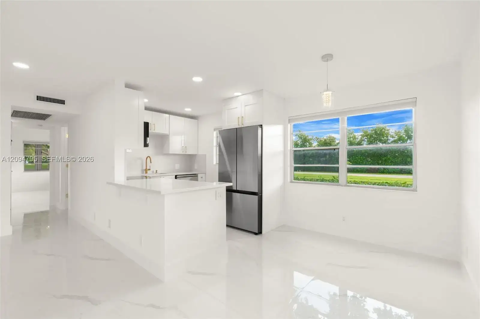 392 Mansfield J # 392, Boca Raton FL 33434 photo 5