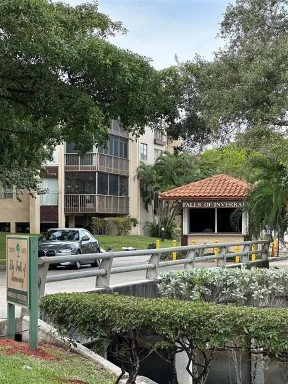 6201 N Falls Cir Dr # 209, Lauderhill FL 33319