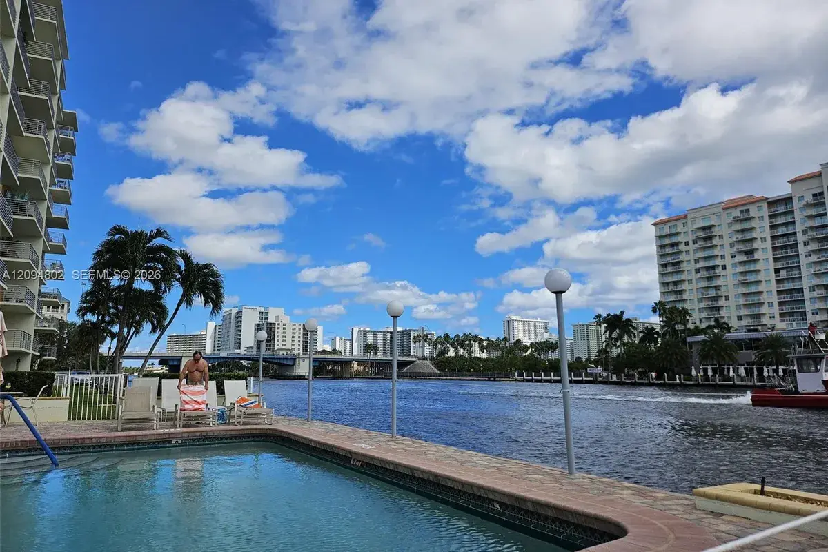 2900 NE 30th St # H3, Fort Lauderdale FL 33306