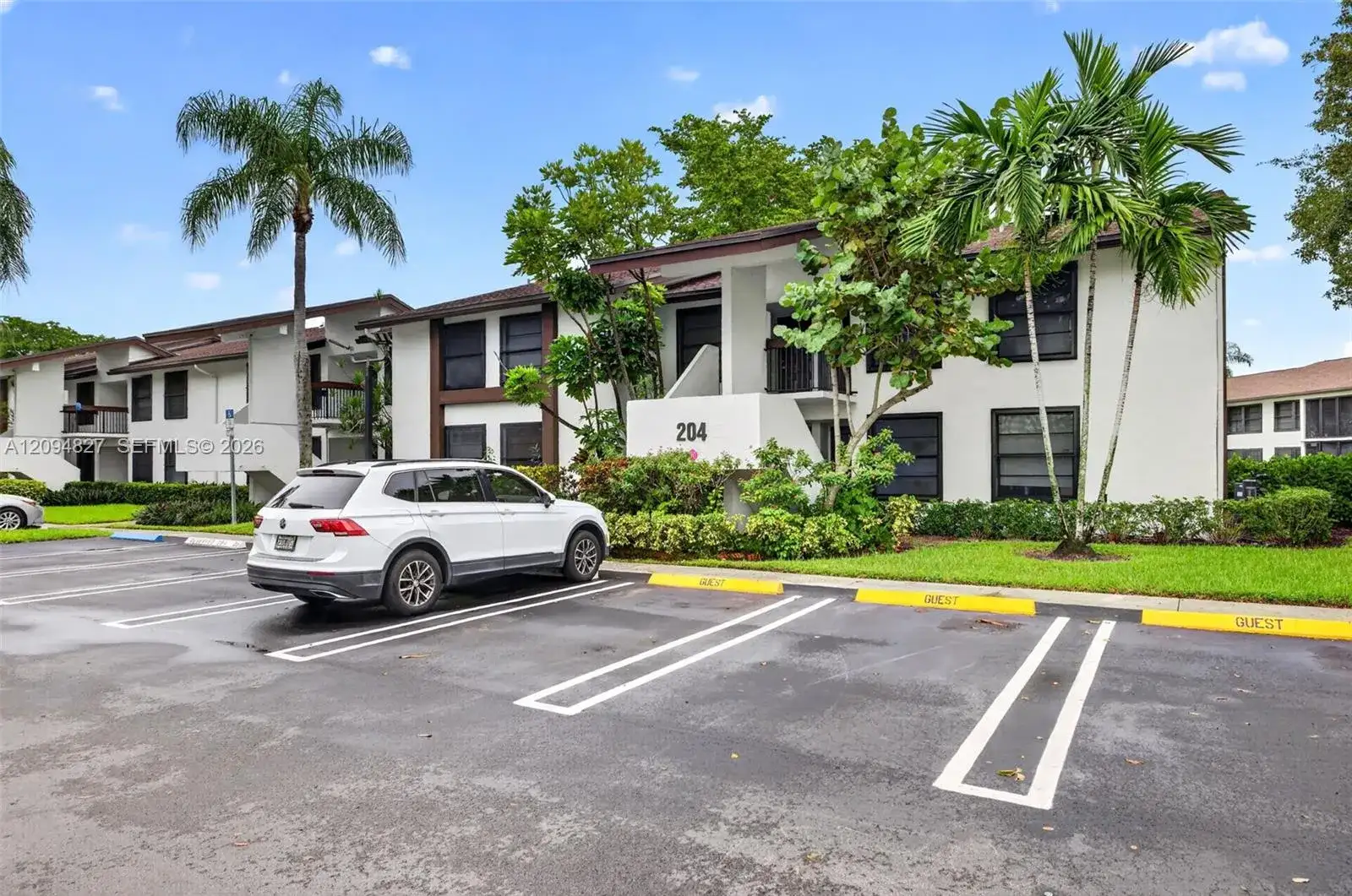 204 Lake Pointe Dr # 107, Oakland Park FL 33309 photo 2
