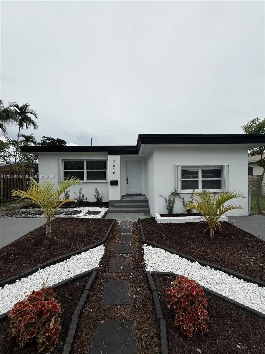 2610 Pierce St, Hollywood FL 33020