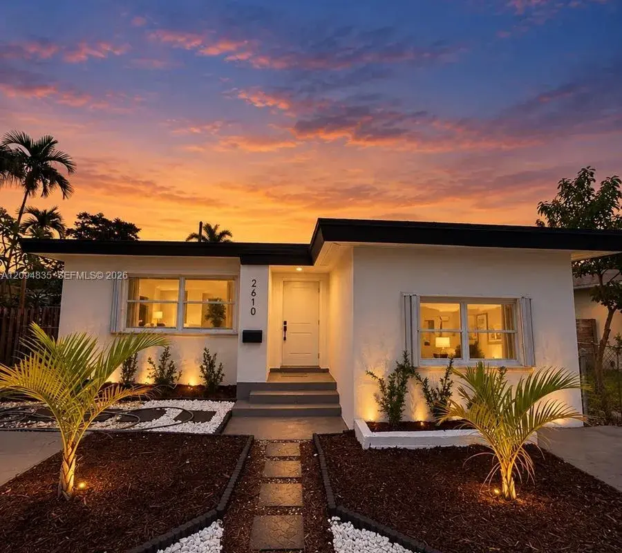 2610 Pierce St, Hollywood FL 33020