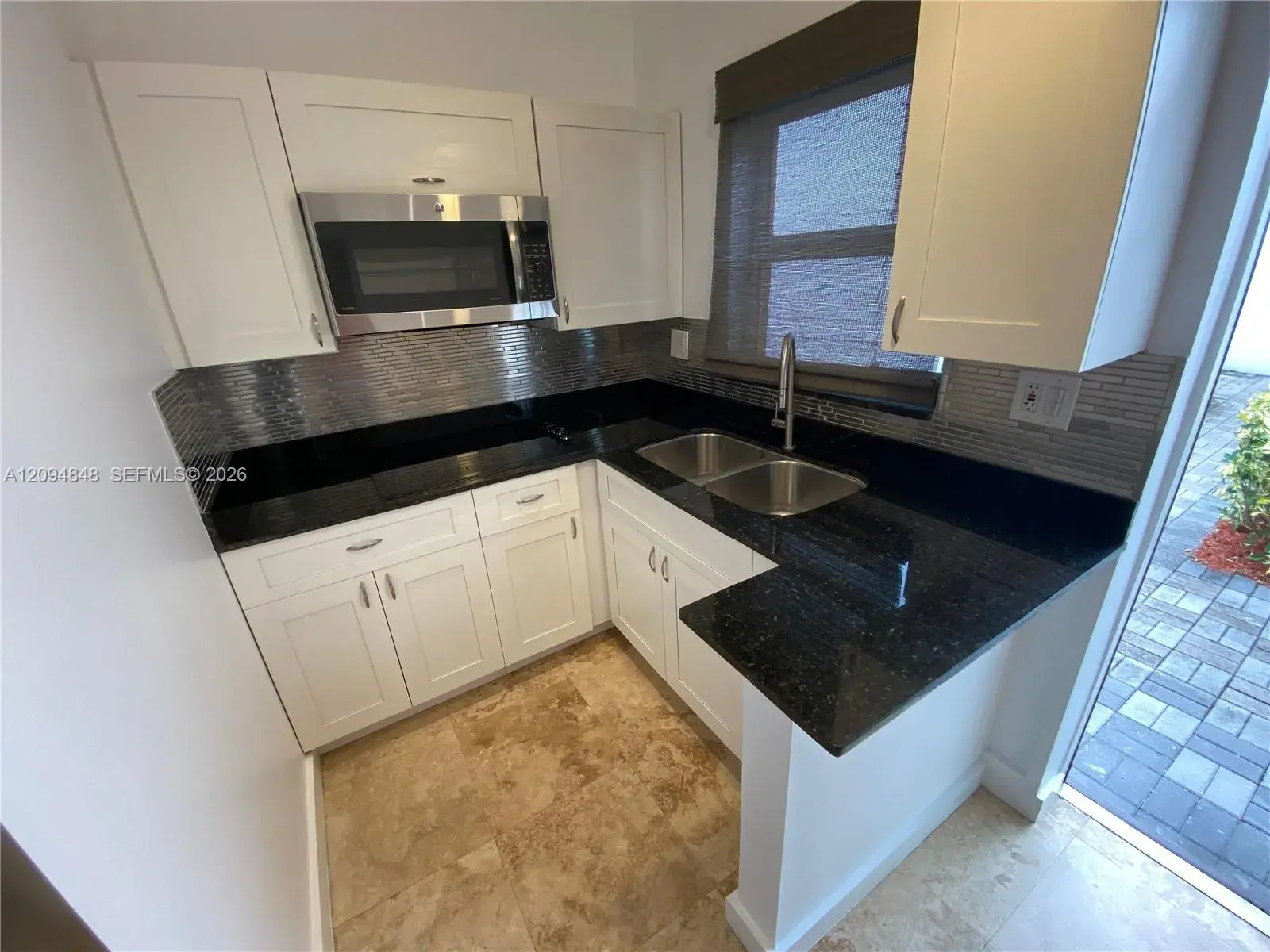 905 SE 2nd Ct, Fort Lauderdale FL 33301