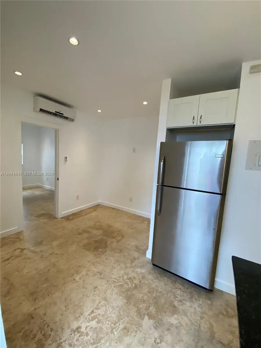 905 SE 2nd Ct, Fort Lauderdale FL 33301