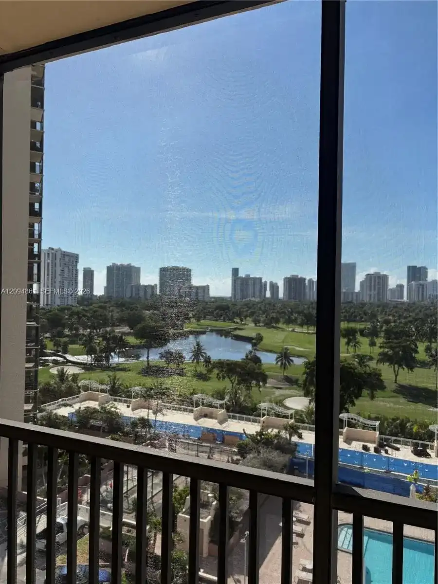 20301 W Country Club Dr # 1025, Aventura FL 33180