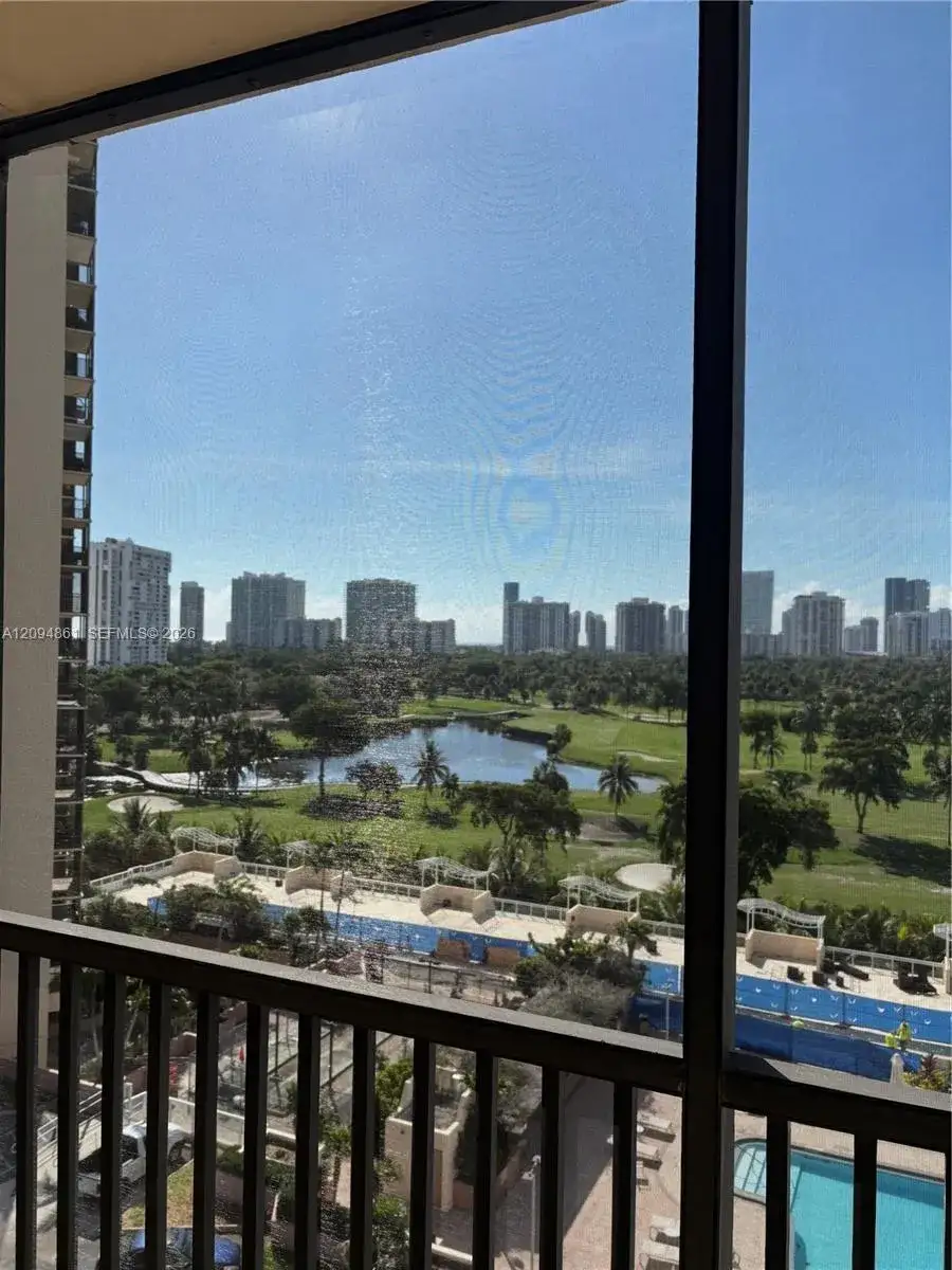 20301 W Country Club Dr # 1025, Aventura FL 33180