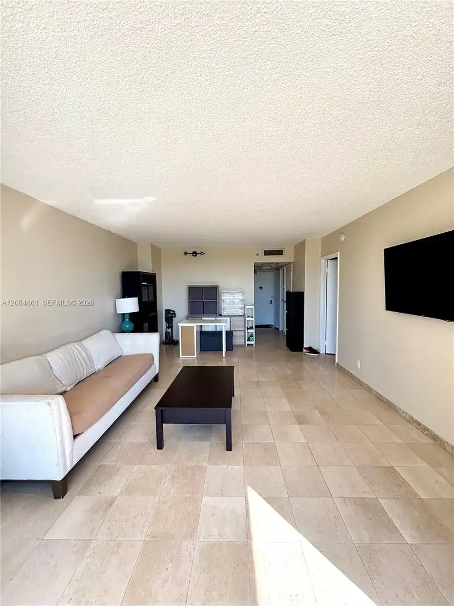 20301 W Country Club Dr # 1025, Aventura FL 33180 photo 4
