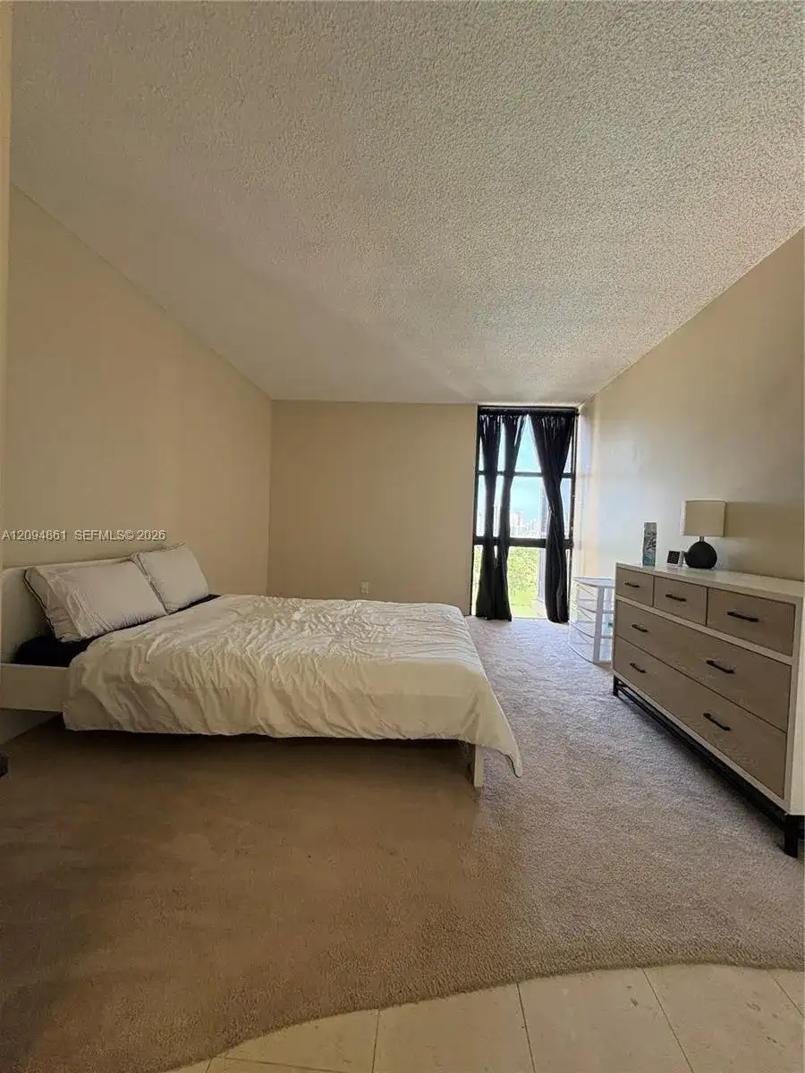 20301 W Country Club Dr # 1025, Aventura FL 33180 photo 5