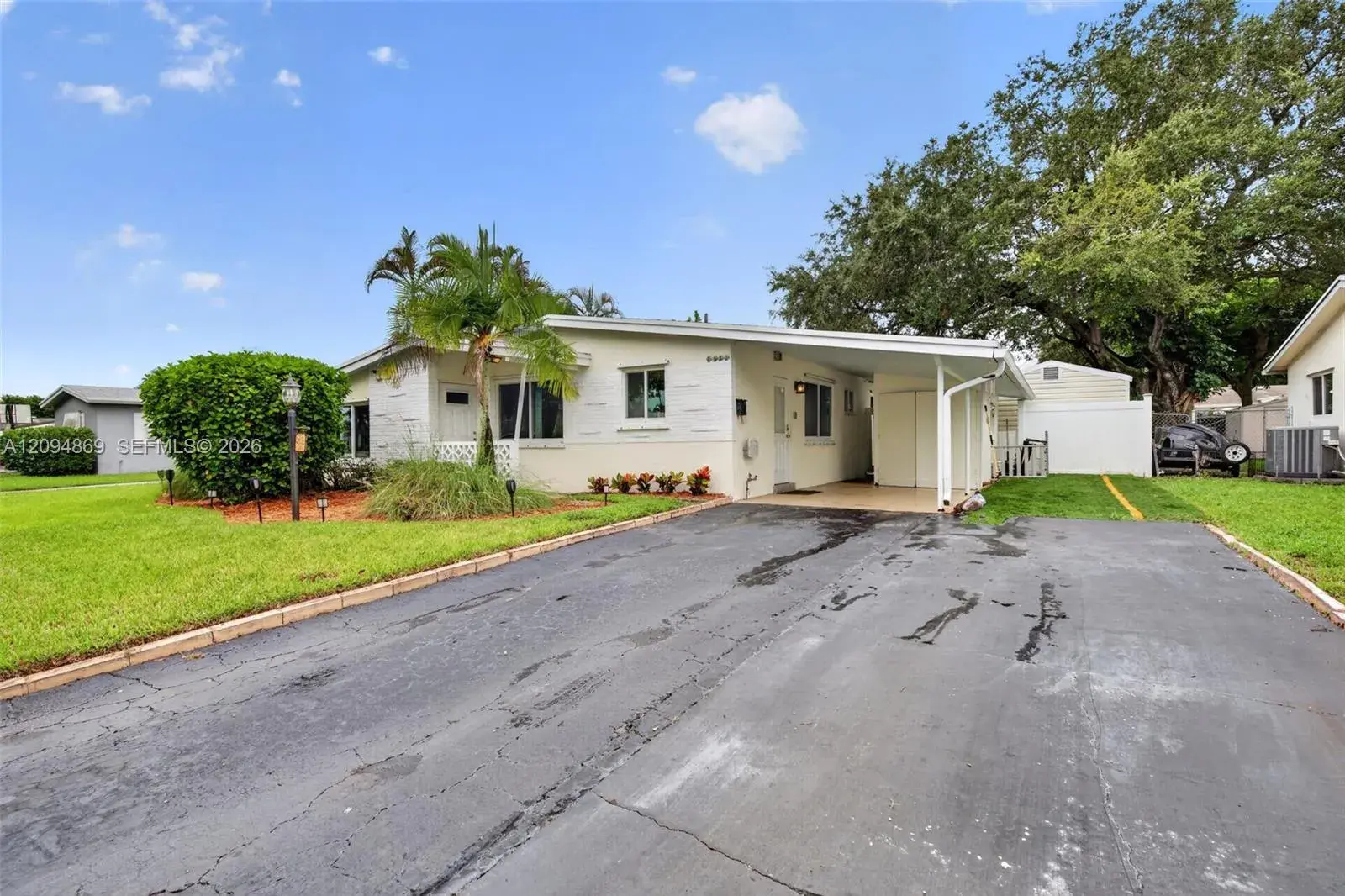 6520 Coolidge St, Hollywood FL 33024